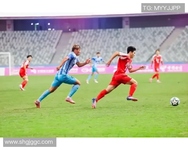 我厂足球：团结拼搏展现团队精神与青春活力的精彩赛事